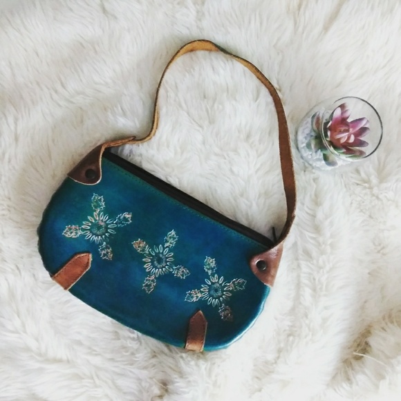 T-Bags Handbags - Vintage Leather Purse